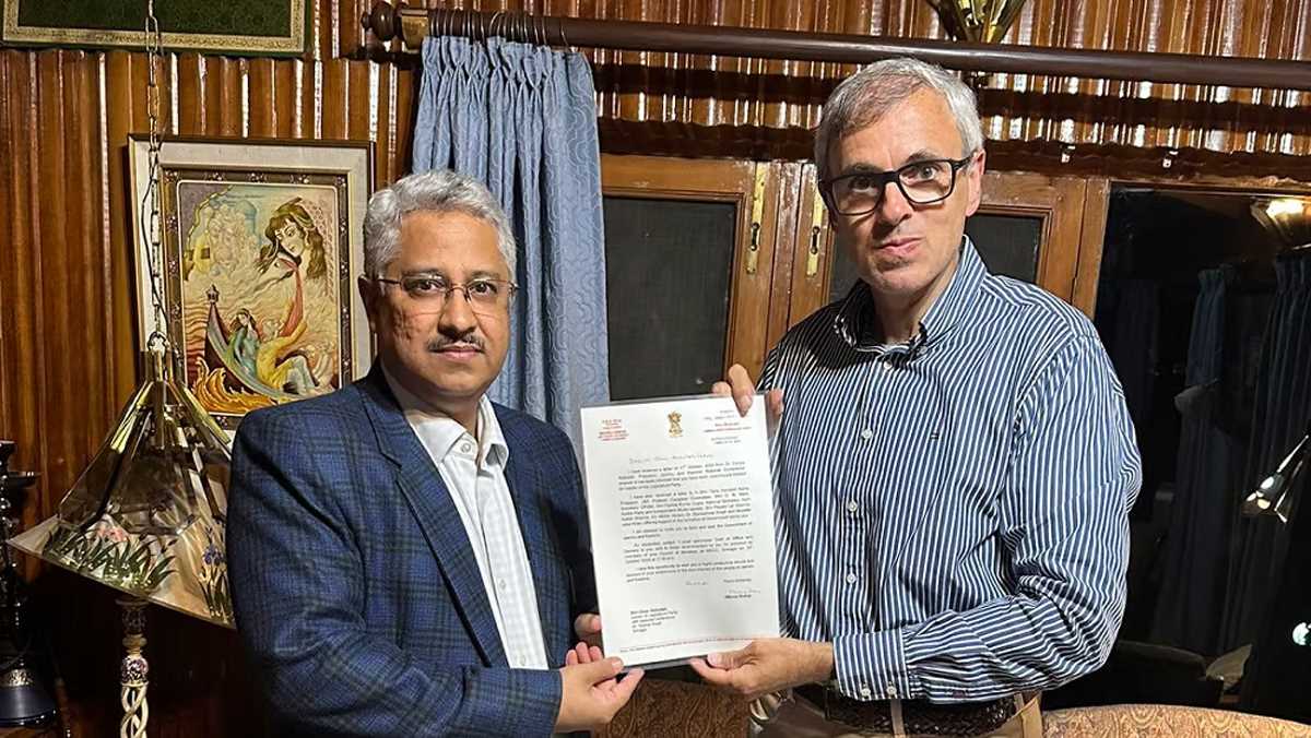 उमर अब्दुल्ला 16 अक्टूबर को लेंगे मुख्यमंत्री पद की शपथ, उपराज्यपाल ने दिया सरकार बनाने का निमंत्रण